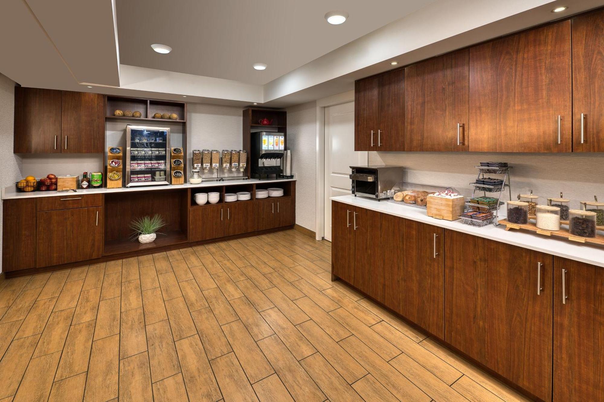 Towneplace Suites By Marriott Red Deer Exterior photo
