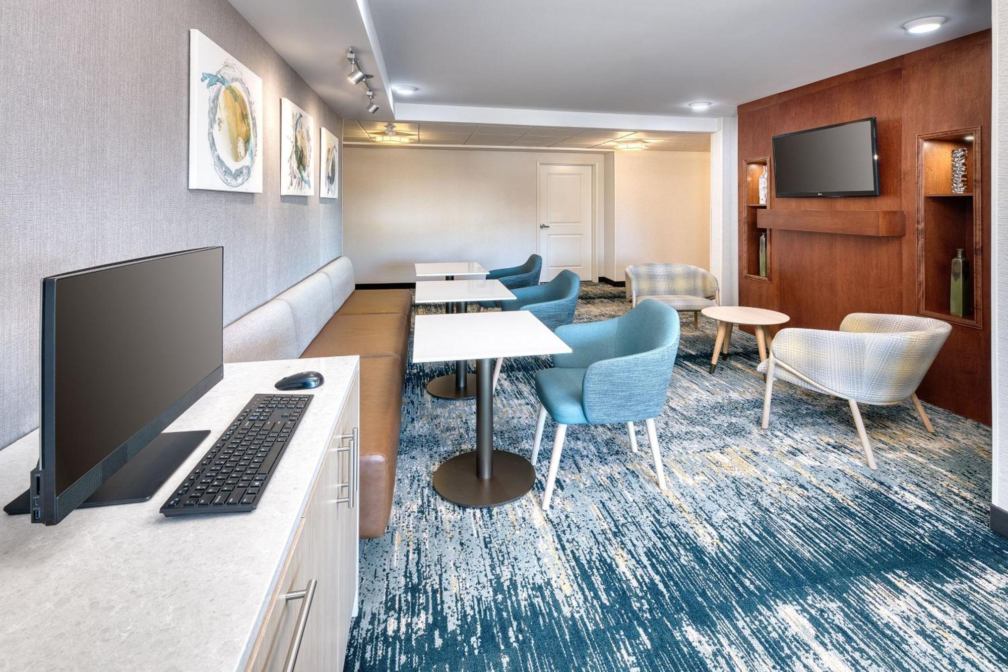 Towneplace Suites By Marriott Red Deer Exterior photo
