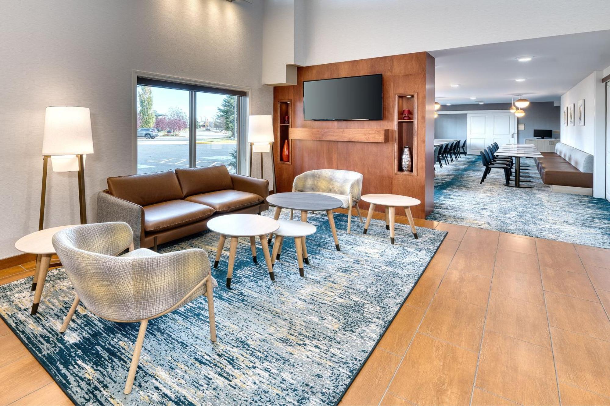 Towneplace Suites By Marriott Red Deer Exterior photo