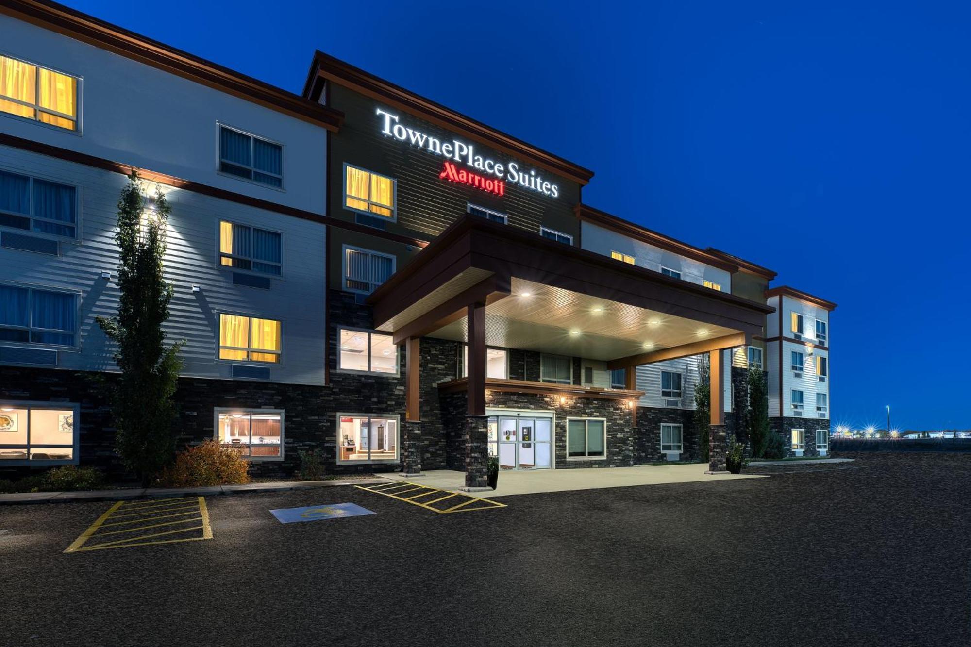 Towneplace Suites By Marriott Red Deer Exterior photo
