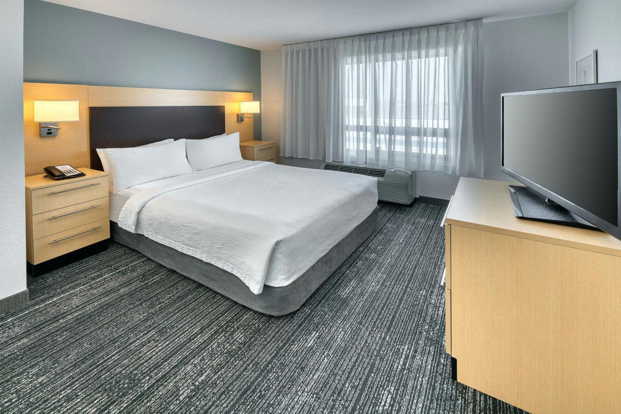 Towneplace Suites By Marriott Red Deer Exterior photo