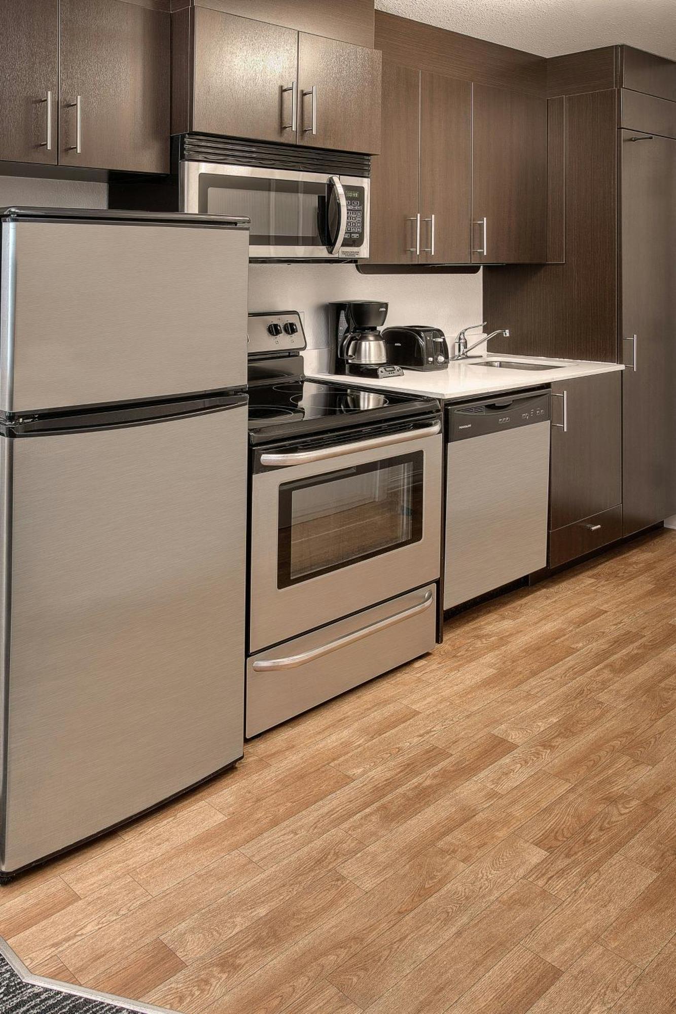 Towneplace Suites By Marriott Red Deer Exterior photo