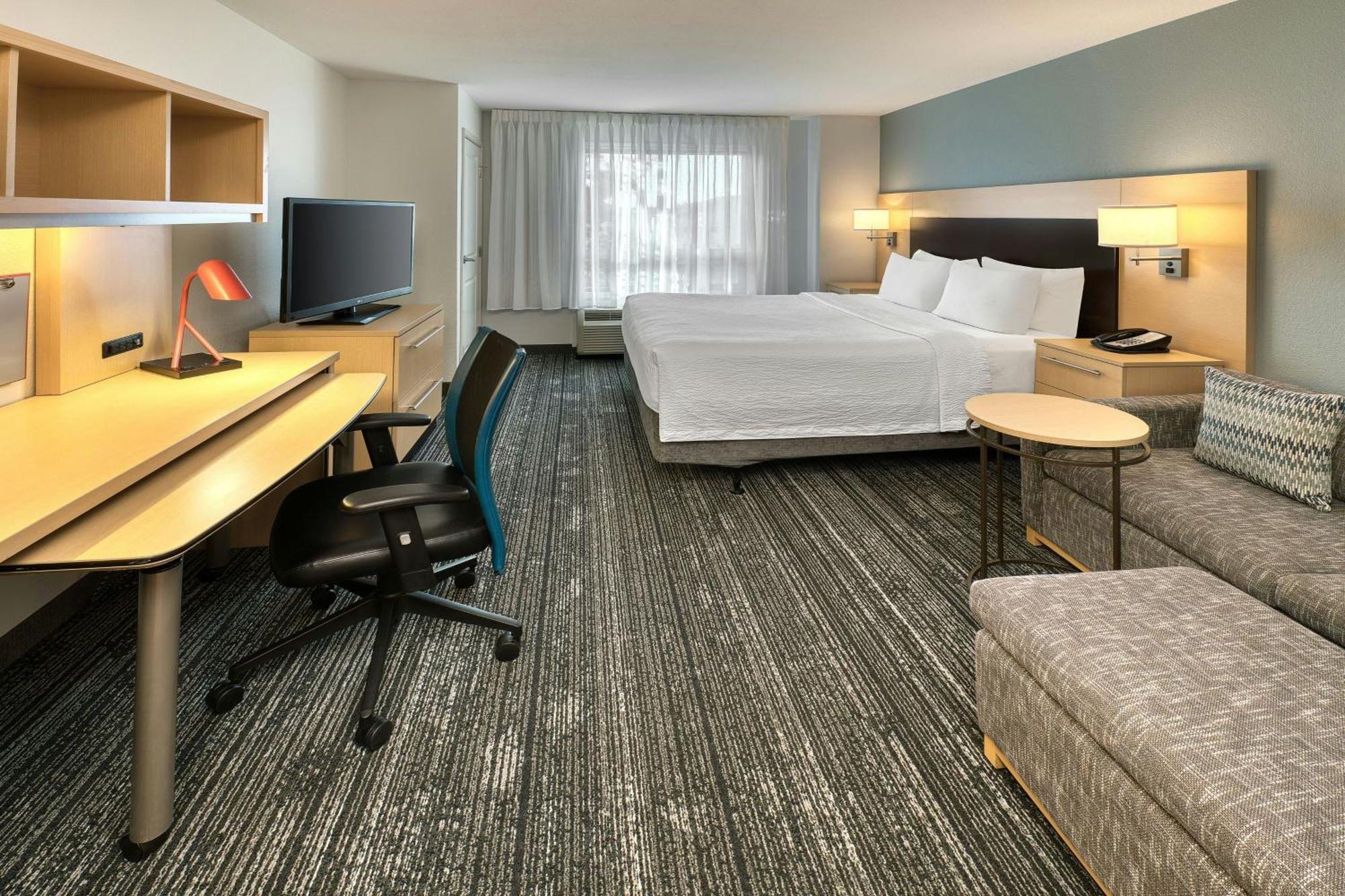 Towneplace Suites By Marriott Red Deer Exterior photo