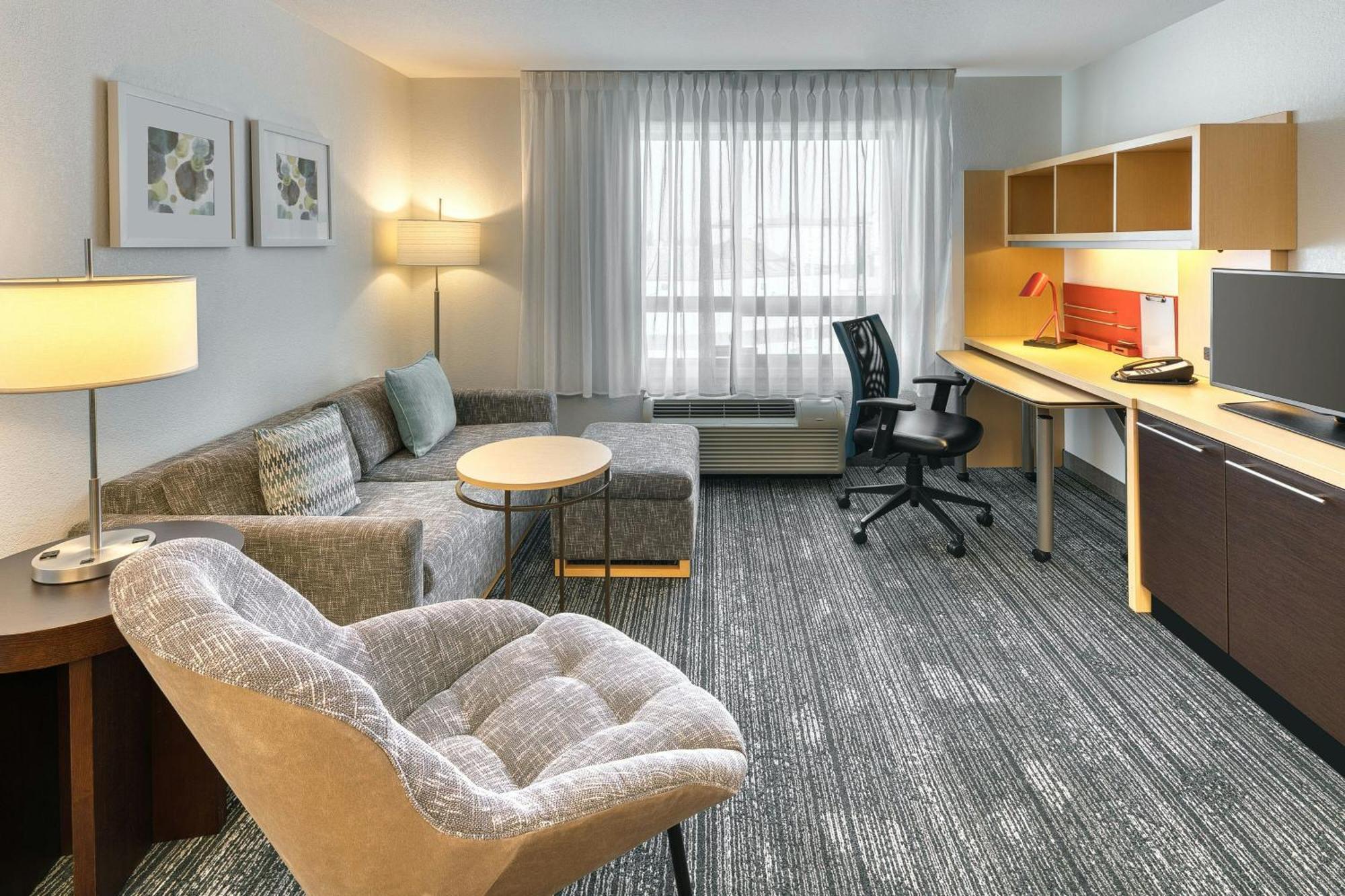 Towneplace Suites By Marriott Red Deer Exterior photo