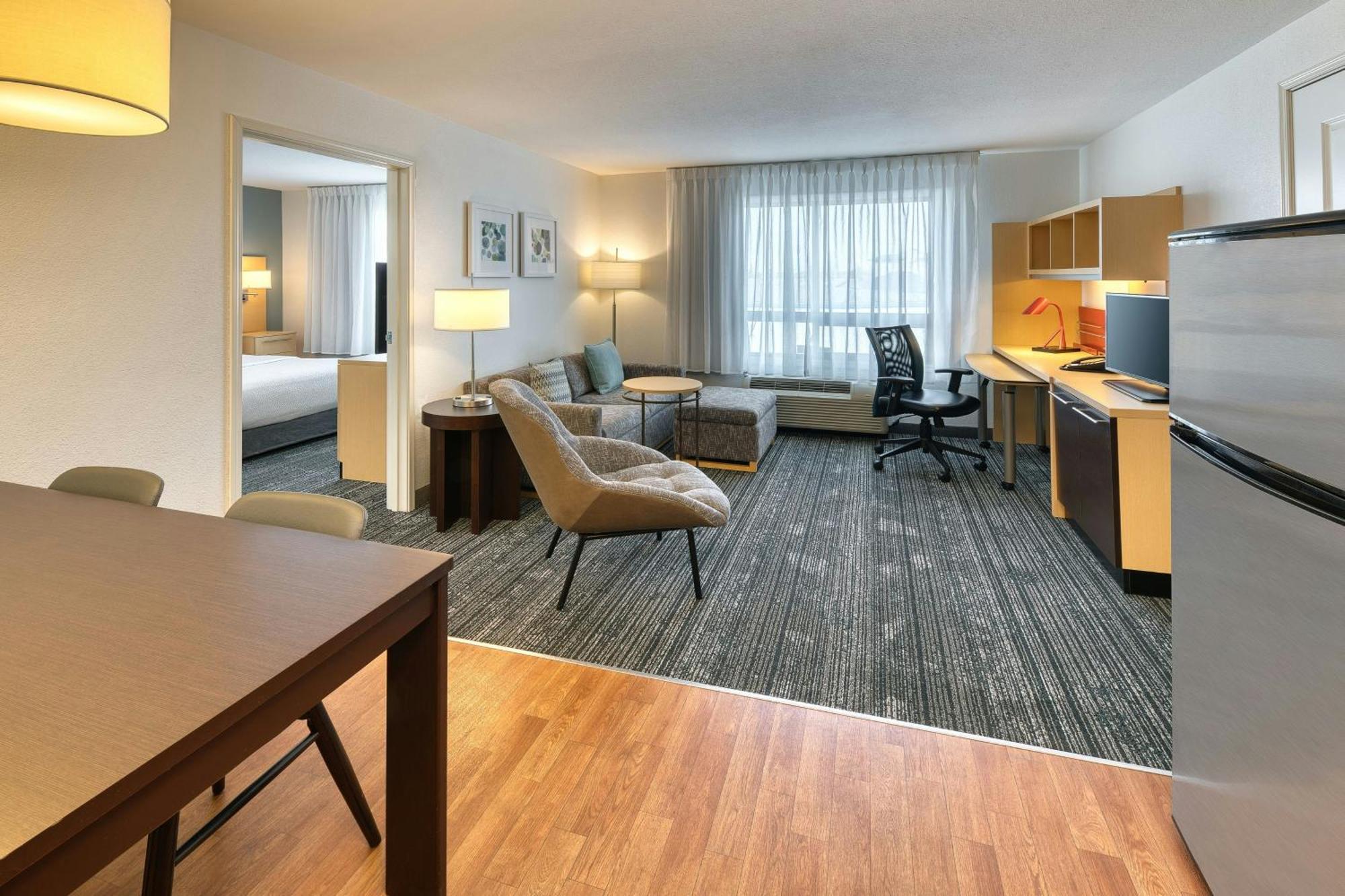 Towneplace Suites By Marriott Red Deer Exterior photo