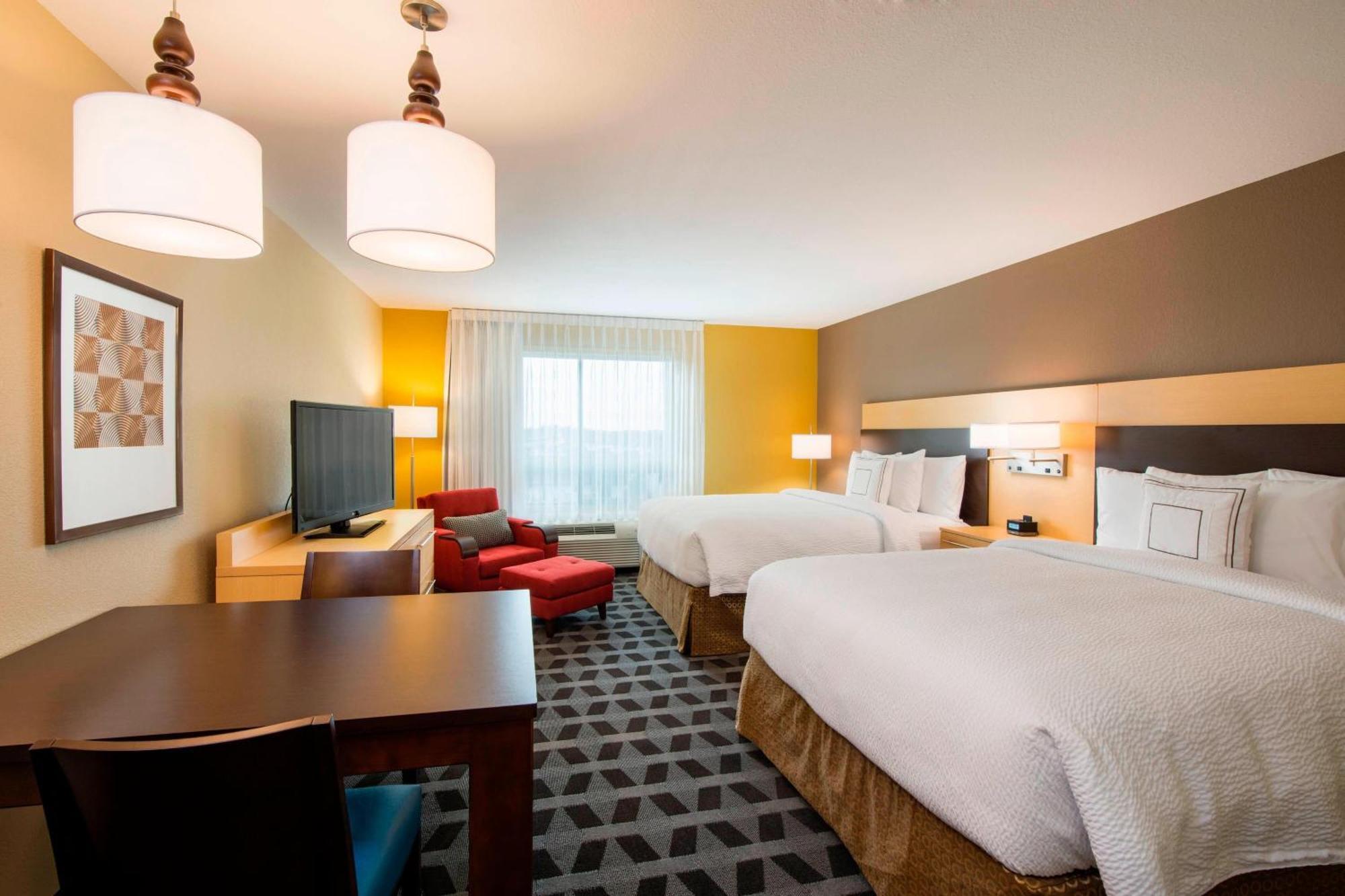 Towneplace Suites By Marriott Red Deer Exterior photo