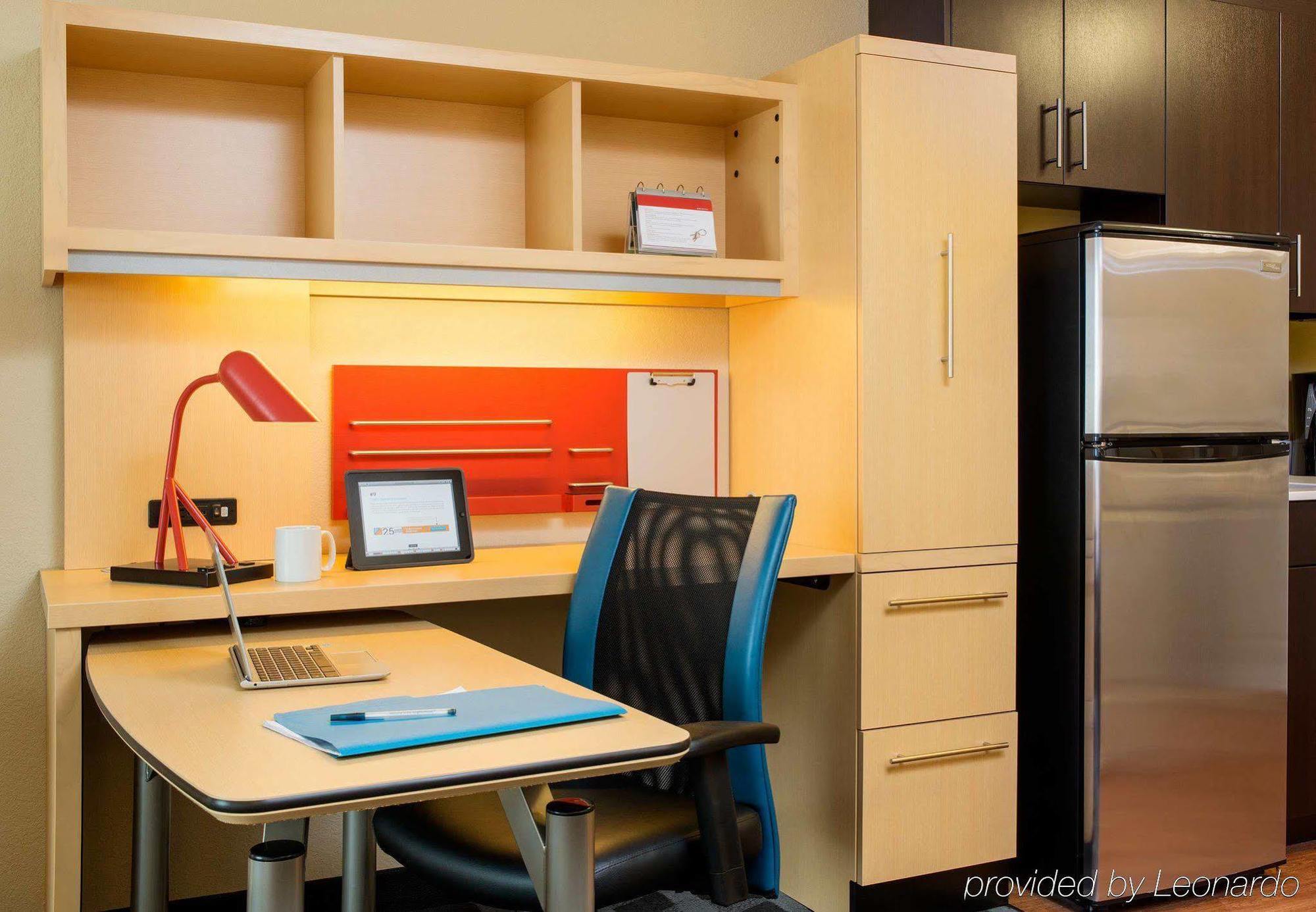 Towneplace Suites By Marriott Red Deer Exterior photo