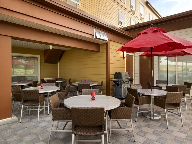 Towneplace Suites By Marriott Red Deer Exterior photo