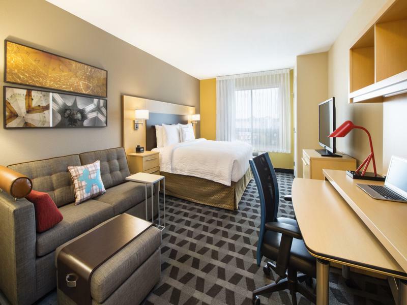 Towneplace Suites By Marriott Red Deer Exterior photo